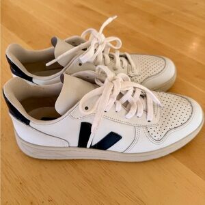 Veja Sneakers, Women’s Size 8